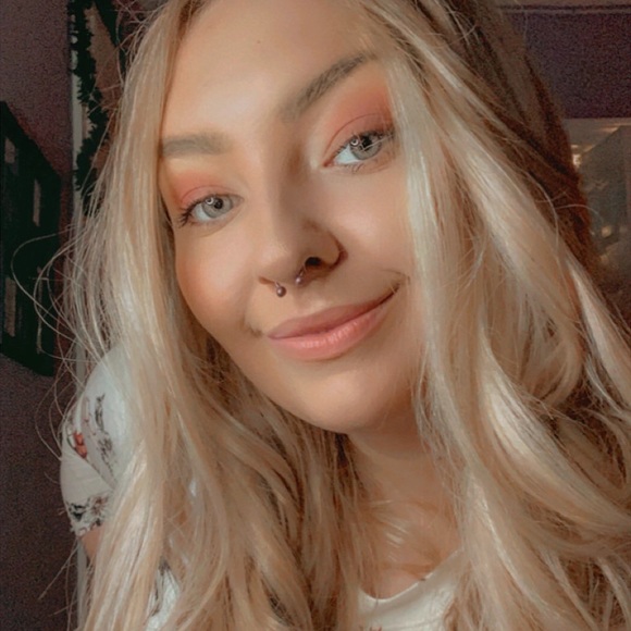 Meet your Posher, Brittany - Picture 1 of 1